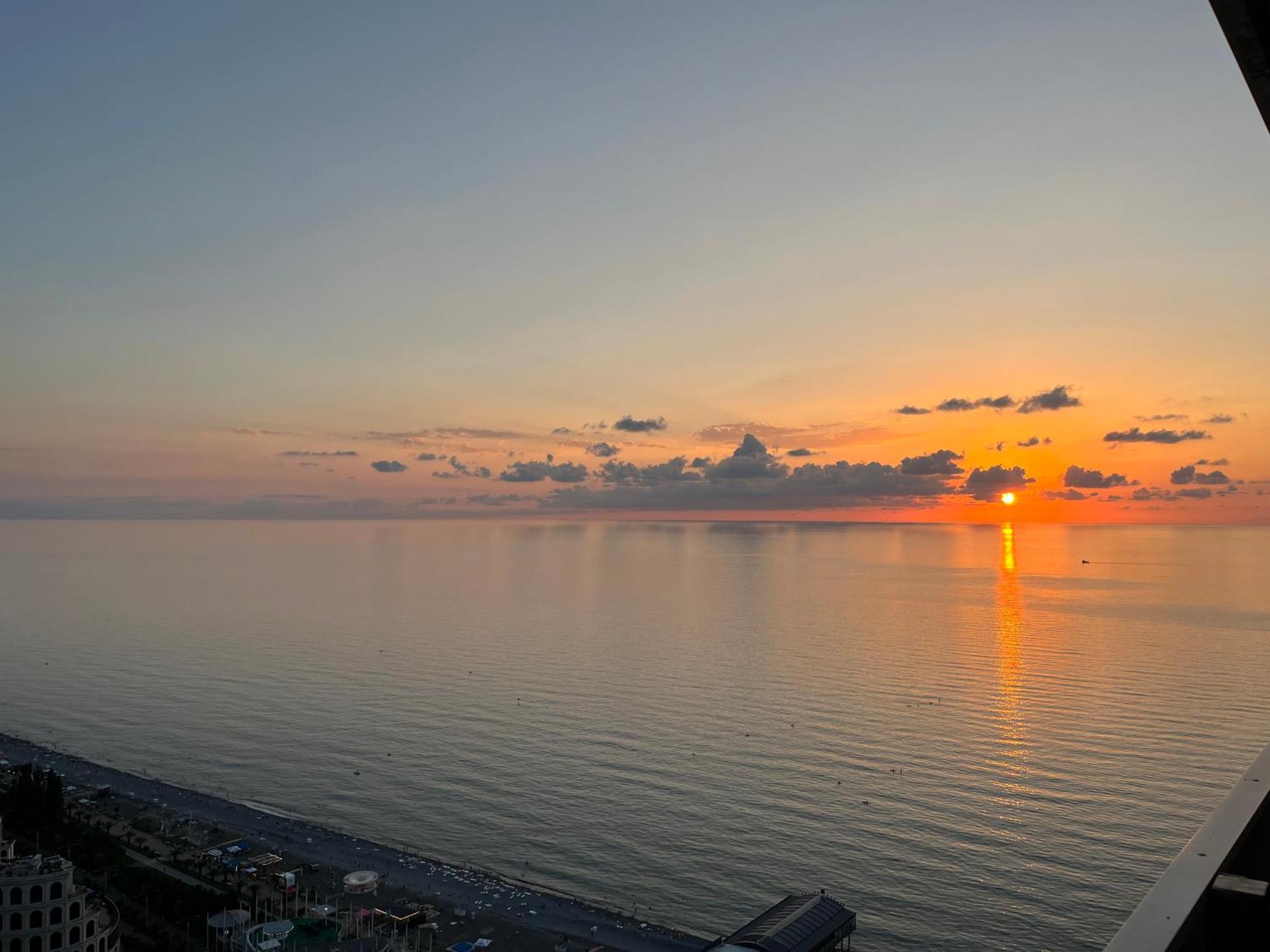 Orbi City Sun Tower 43 Floor Batoemi Buitenkant foto