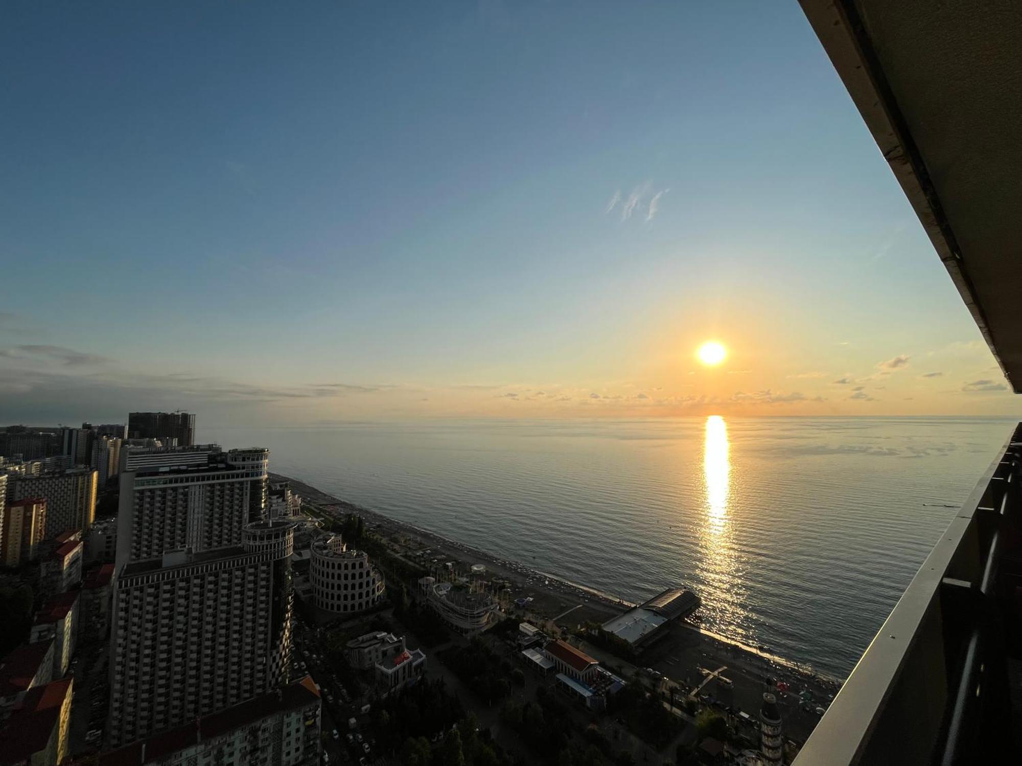Orbi City Sun Tower 43 Floor Batoemi Buitenkant foto