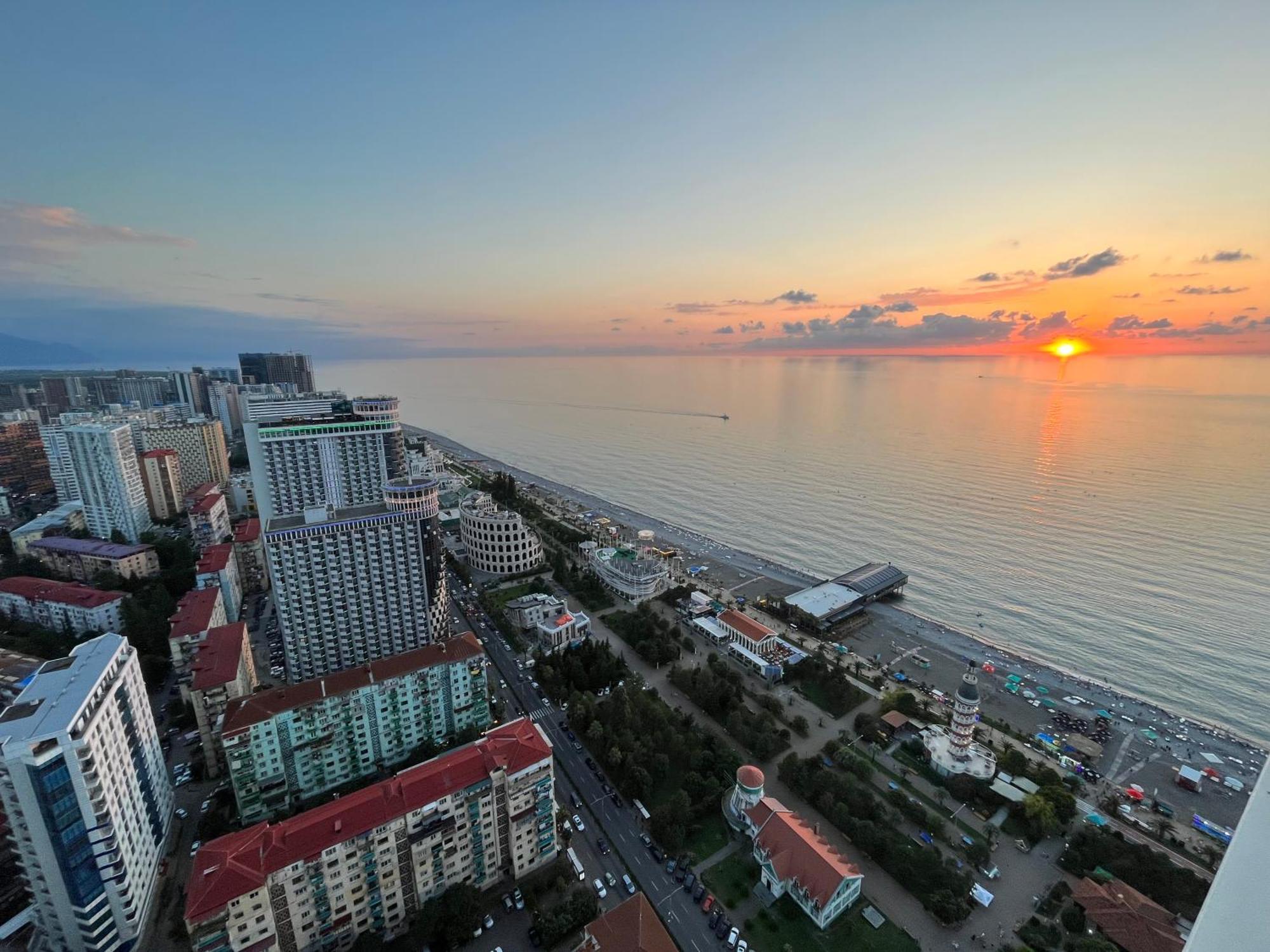 Orbi City Sun Tower 43 Floor Batoemi Buitenkant foto